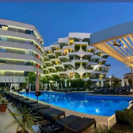 Thomas Luxury Apartment Năvodari Buitenkant foto